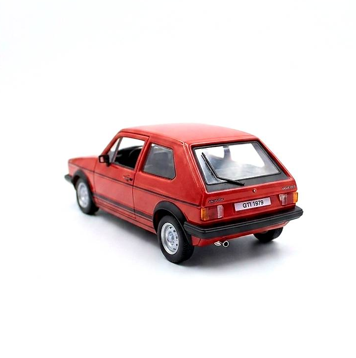 ماکت ماشین فلزی بوراگو فولکس واگن گلف Volkswagen Golf Mk1 GTI مقیاس 1:24